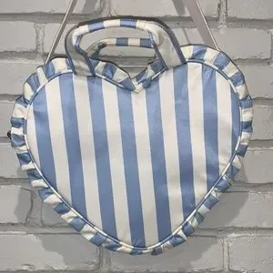 Stoney Clover Lane Hydrangea mini heart Backpack new without tags. Stoney Clover Lane | Bags | Stoney Clover Lane Hydrangea  main image 2